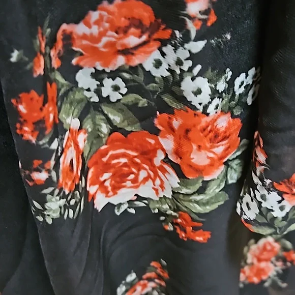 COLD SHOULDER DRESS - Picture 3 of 6